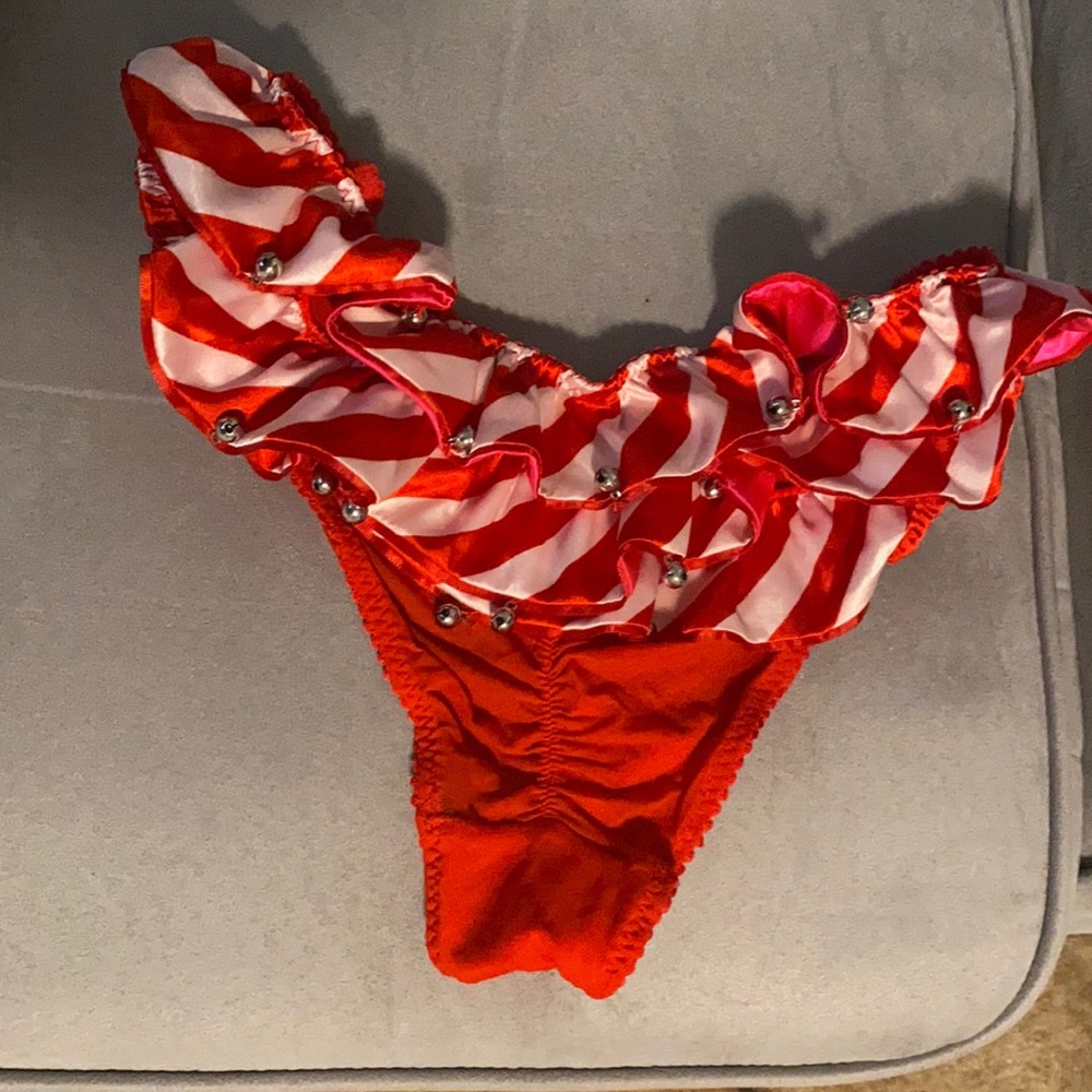 VS jingle bell panties